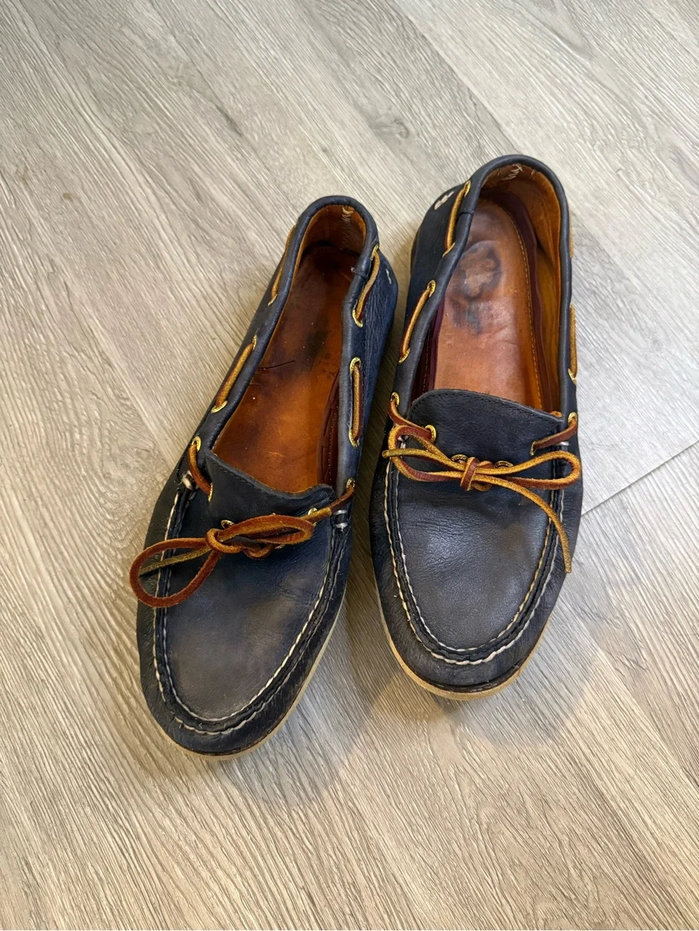 Sperry Navy Leather Boat Shoes with Brown Laces - size 8.5